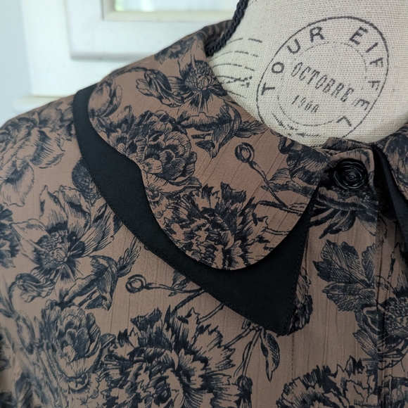 Vintage Floral Print Blouse With Peter Pan Collar - Picture 9 of 13